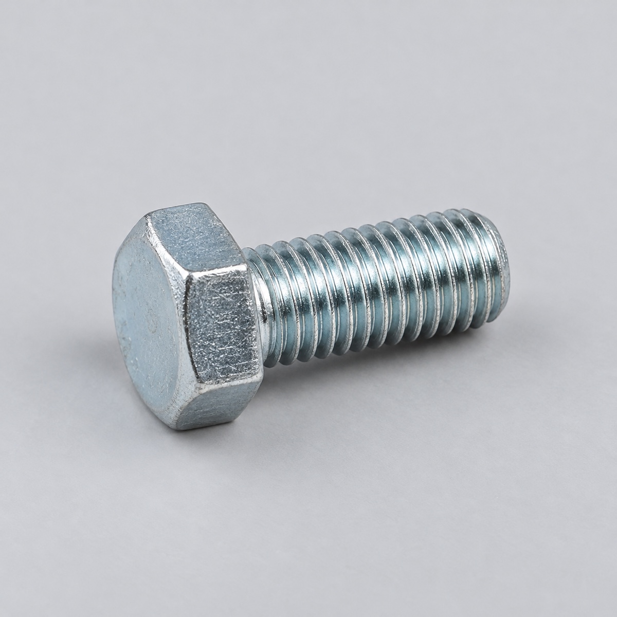 Болт М6*12